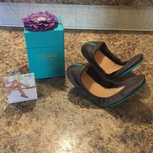 Tieks ballet flats, size 7, turquoise & brown